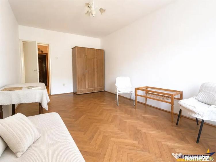Apartament cu 3 camere decomandat în Drumul Poienii