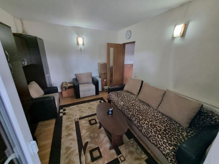 Apartament cu 2 camere decomandat, mobilat în Dacia
