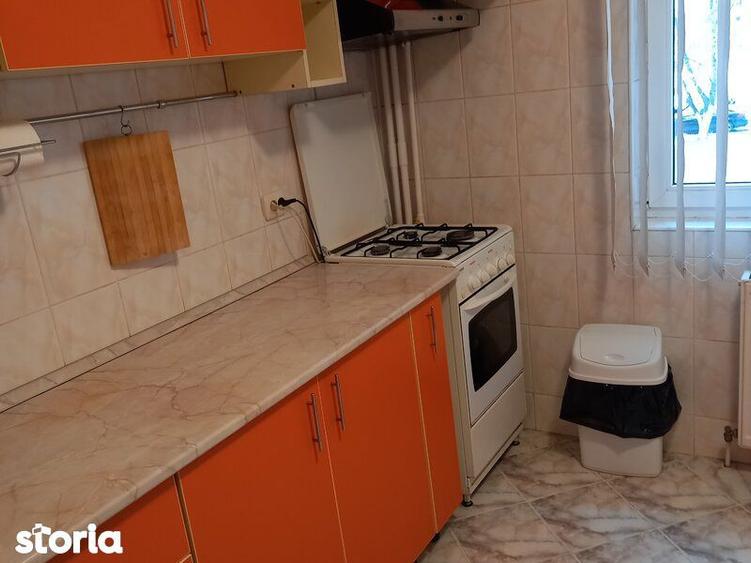 Apartament cu 3 camere în Vitan