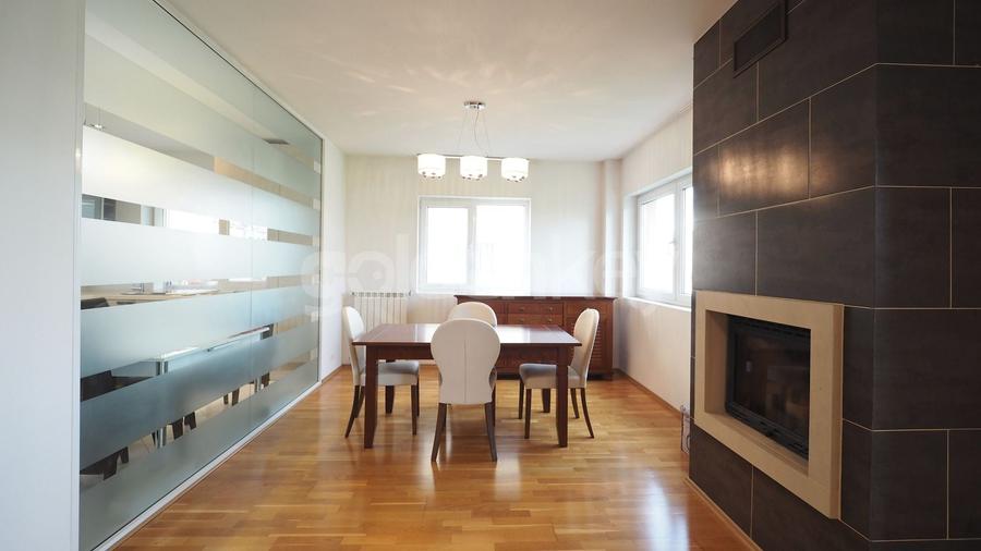 Apartament cu 4 camere decomandat, mobilat în Pipera