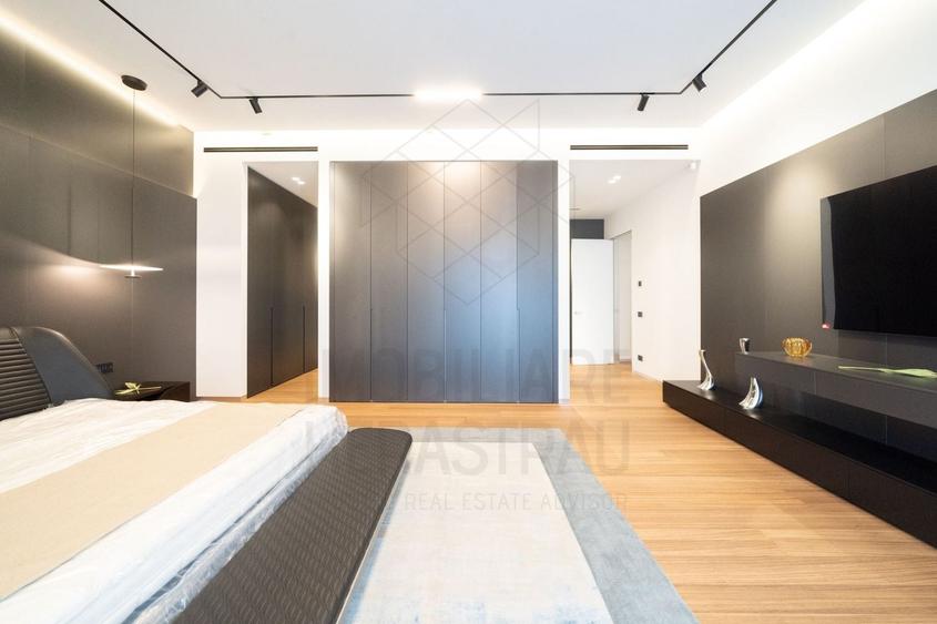 Penthouse cu 5 camere decomandat, mobilat în Băneasa