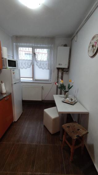 Apartament cu 2 camere decomandat în 15 Noiembrie