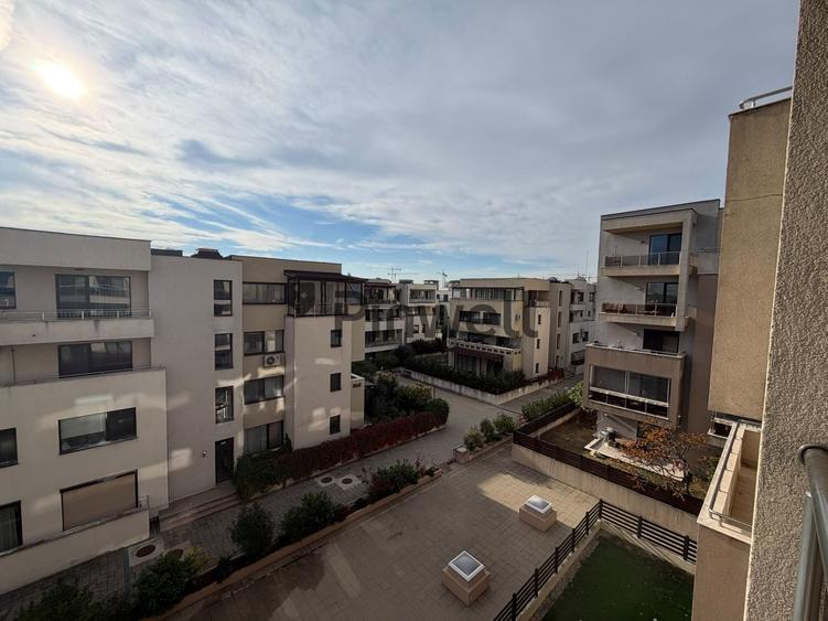 Apartament cu 2 camere semidecomandat, mobilat în Est