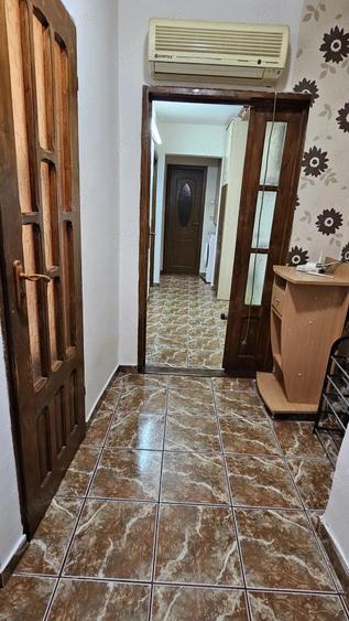 Apartament cu 3 camere decomandat în Lunei