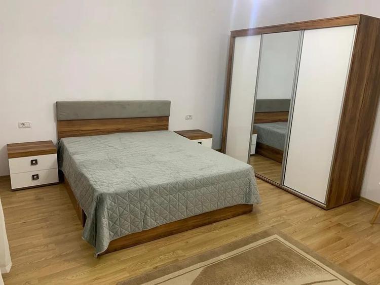 Casă individuală cu 5 camere cu Canalizare în Lazu