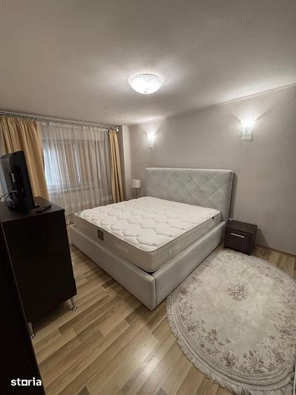 Apartament cu 3 camere în Craiovița Nouă