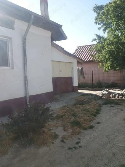 Casă cu 3 camere cu Teren 2476 Mp în Poșta Câlnău
