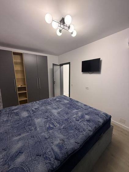 Apartament cu 2 camere semidecomandat, mobilat în Barbu Văcărescu