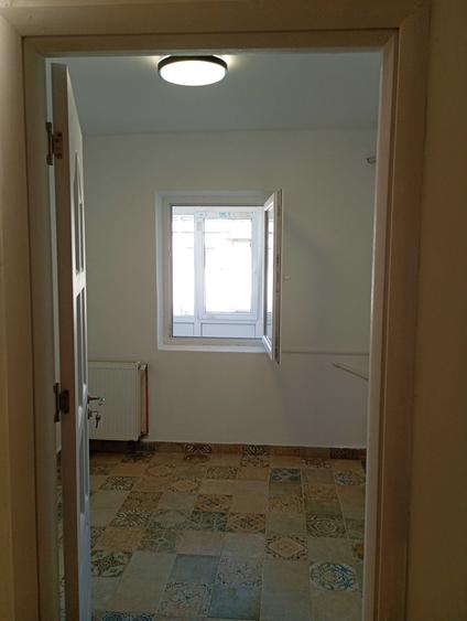 Apartament cu 2 camere decomandat în Craiovița Nouă