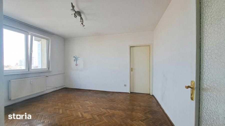 Apartament cu 3 camere semidecomandat în Grivița