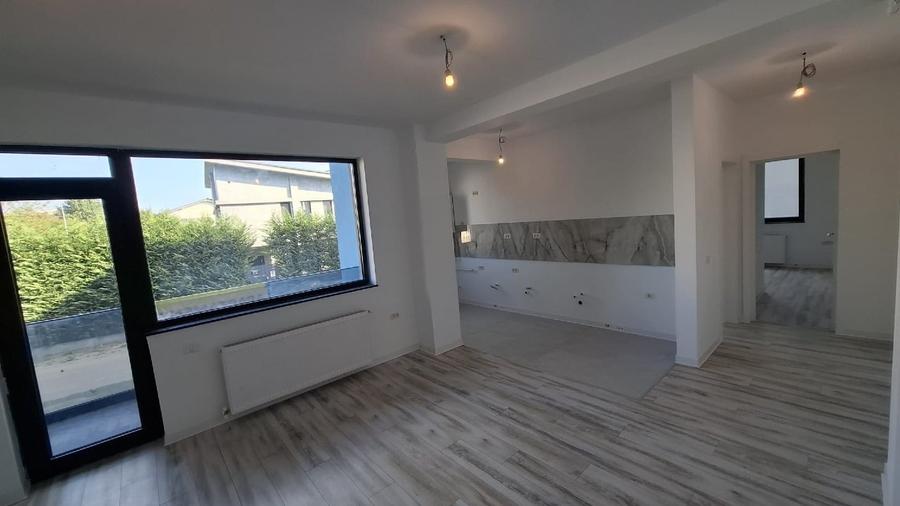 Apartament cu 3 camere decomandat în Kamsas