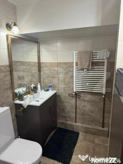 Apartament cu 4 camere decomandat în Cetate