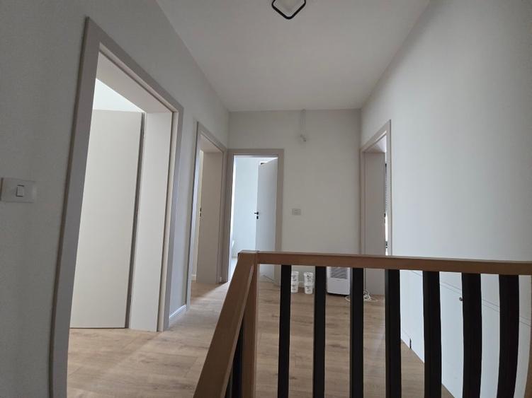 Duplex cu 3 camere cu Canalizare în Ghiroda