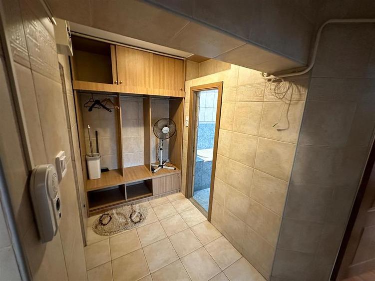 Apartament cu 2 camere decomandat în Hala Centrală