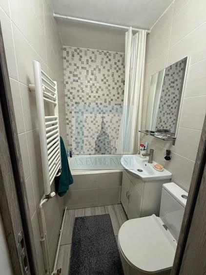 Apartament cu 2 camere semidecomandat în Centrul Civic