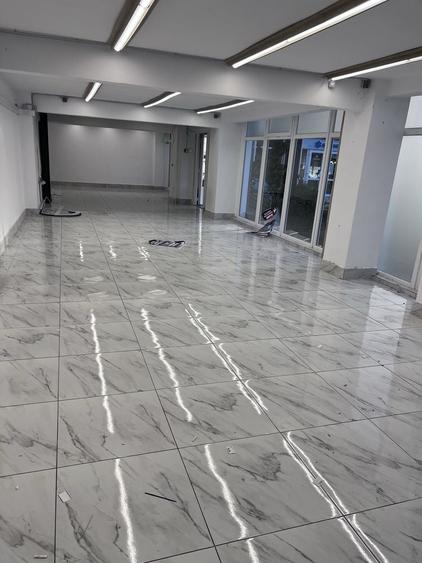 Spațiu comercial, de 210 mp, în Central