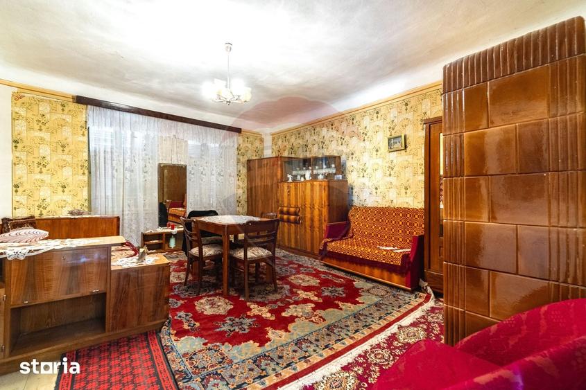 Casă cu 5 camere cu Teren 1995 Mp în Jibert