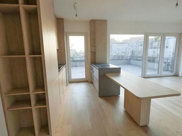 Apartament cu 3 camere decomandat în Doamna Ghica
