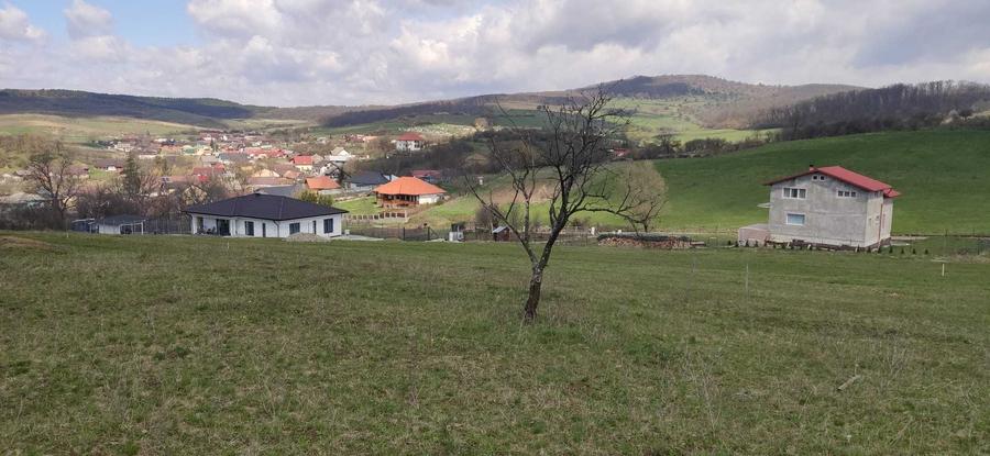 Teren de 1000 mp, în Sigmir