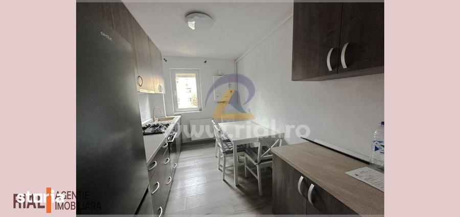 Apartament cu 3 camere semidecomandat în Central