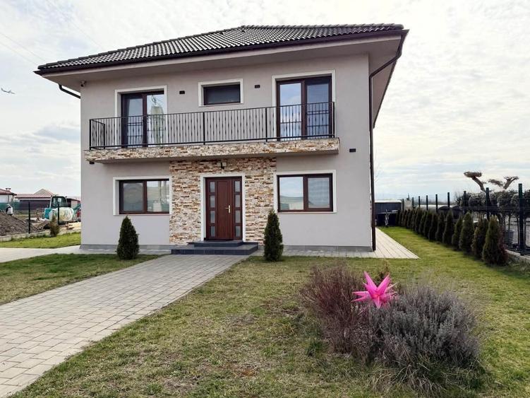 Casă individuală cu 4 camere cu Canalizare în Apahida