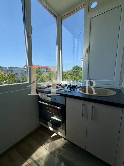 Apartament cu 3 camere decomandat, mobilat în Girocului
