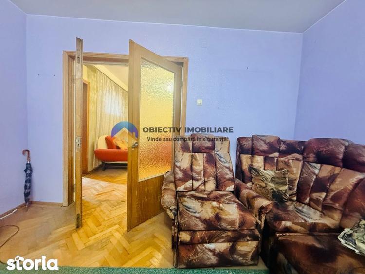 Apartament cu 4 camere semidecomandat, mobilat în Central