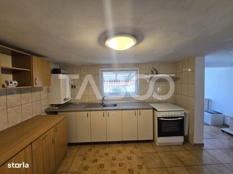 Apartament cu 2 camere decomandat în Lupeni