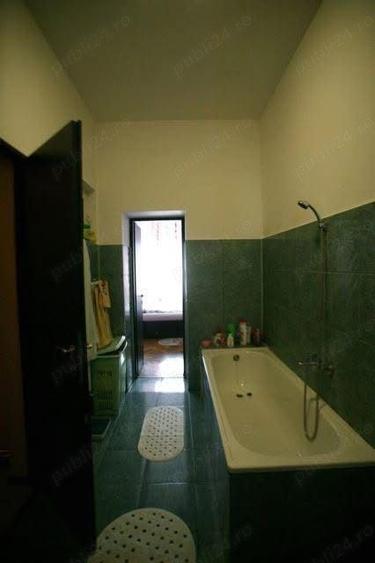 Apartament cu 5 camere decomandat în Elisabetin