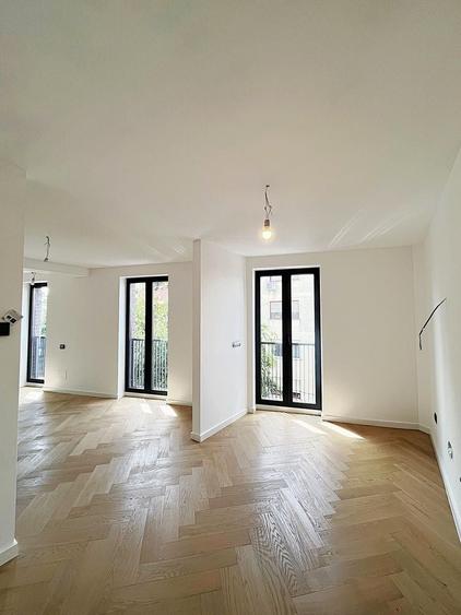 Apartament cu 4 camere decomandat în Dorobanți