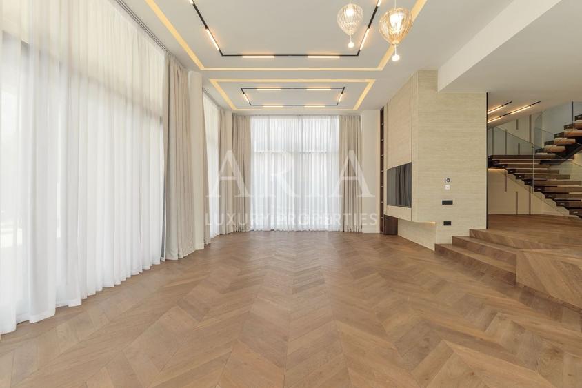 Casă cu 6 camere cu Piscina în Băneasa