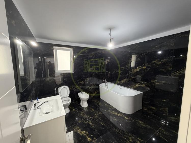 Casă individuală cu 5 camere cu Canalizare în Ișalnița
