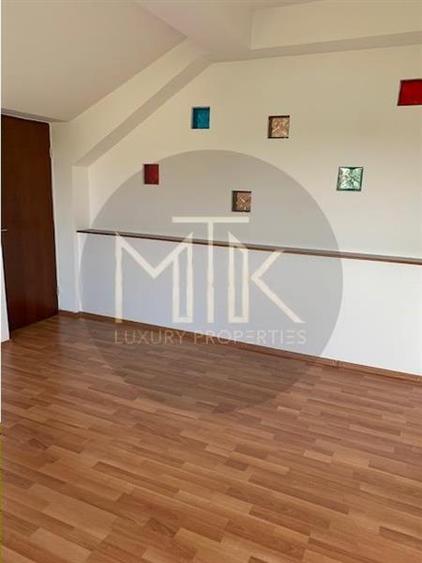 Duplex cu 7 camere cu Canalizare în Pipera