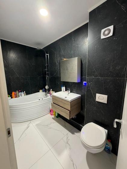 Apartament cu 2 camere decomandat, mobilat în Central