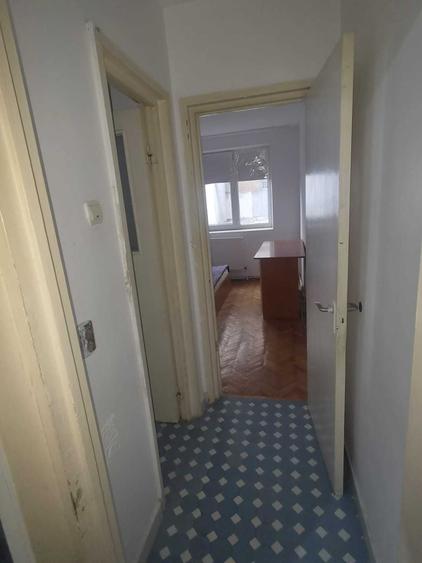 Apartament cu 3 camere semidecomandat în Central