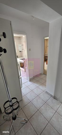 Garsonieră decomandată în Central