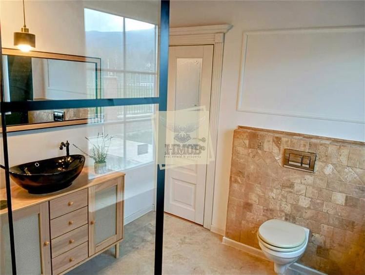 Casă individuală cu 5 camere cu Teren 800 Mp în Exterior Sud