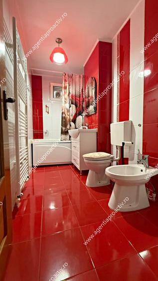 Apartament cu 3 camere decomandat în Micro 17