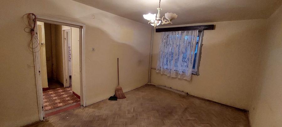 Apartament cu 2 camere semidecomandat în Petros