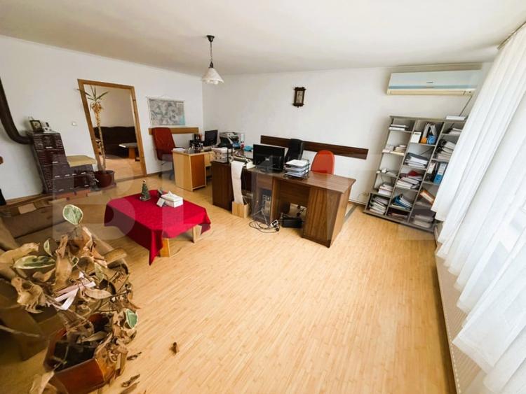 Spațiu comercial, de 215 mp, în Central