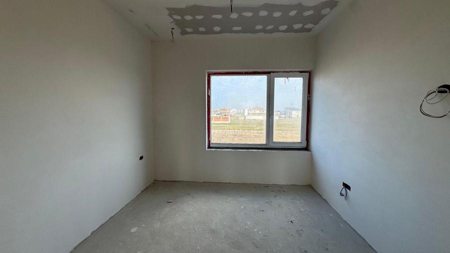 Apartament cu 3 camere decomandat în Torontalului