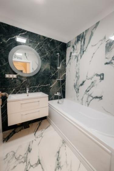 Apartament cu 3 camere decomandat în Valea Roșie