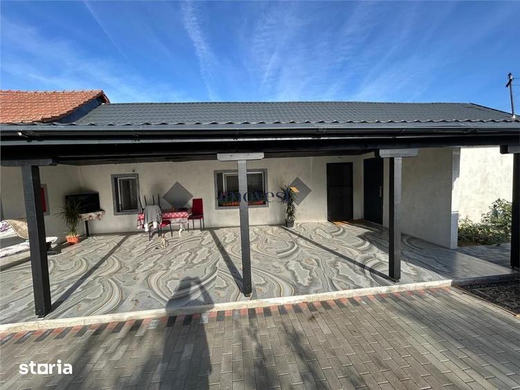 Casă cu 4 camere cu Teren 2700 Mp în Doba