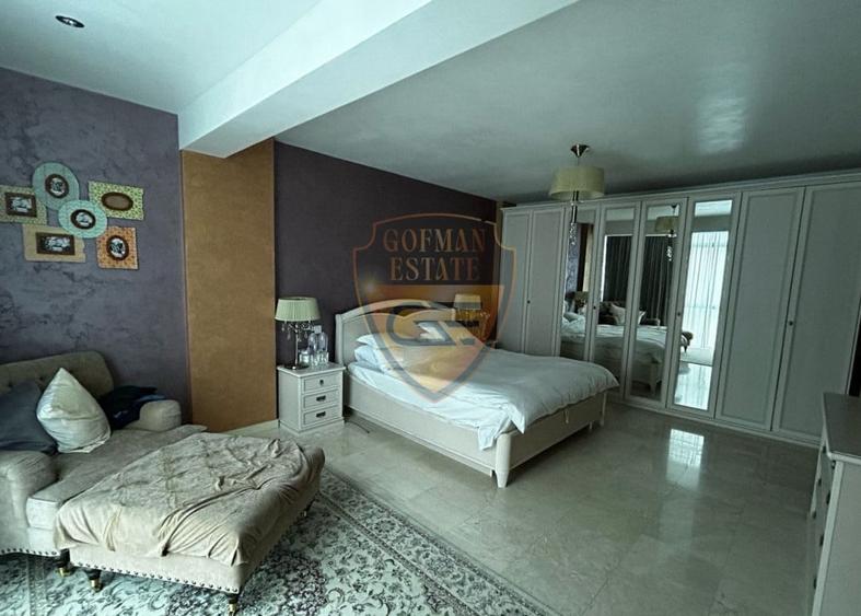 Penthouse cu 4 camere decomandat, mobilat în Mamaia-Sat