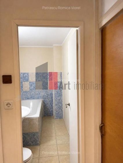 Apartament cu 4 camere decomandat, mobilat în Sebastian