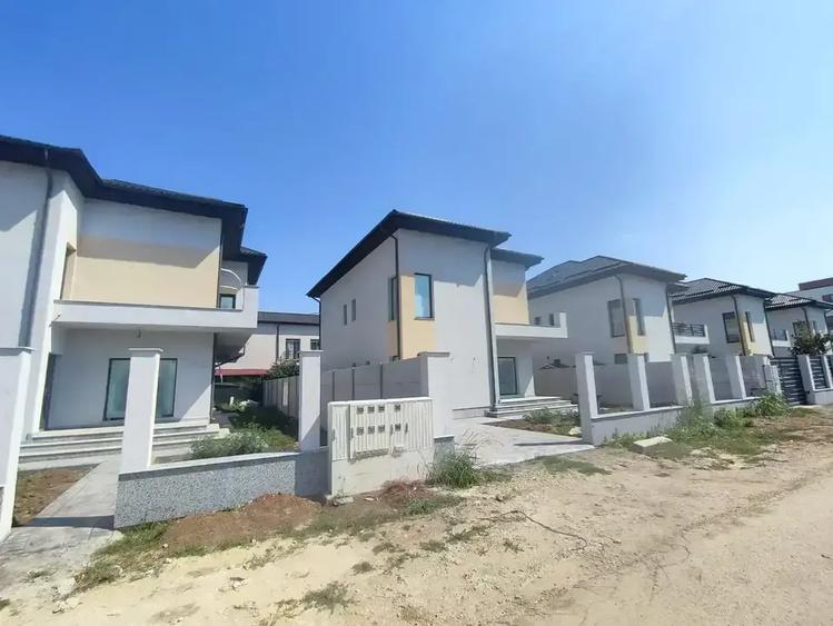 Casă cu 5 camere cu Teren 400 Mp în Tunari