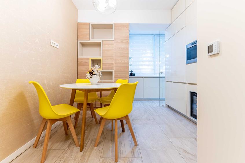 Apartament cu 4 camere decomandat în Dosu Bricii