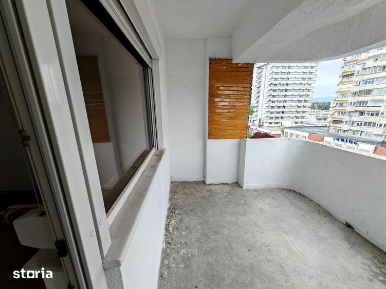 Apartament cu 3 camere decomandat, mobilat în Șerbănești