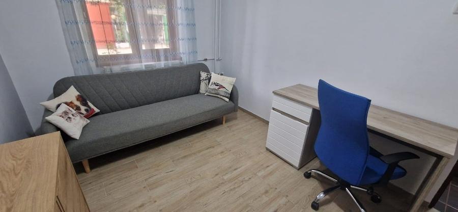 Apartament cu 3 camere decomandat, mobilat în Ultracentral