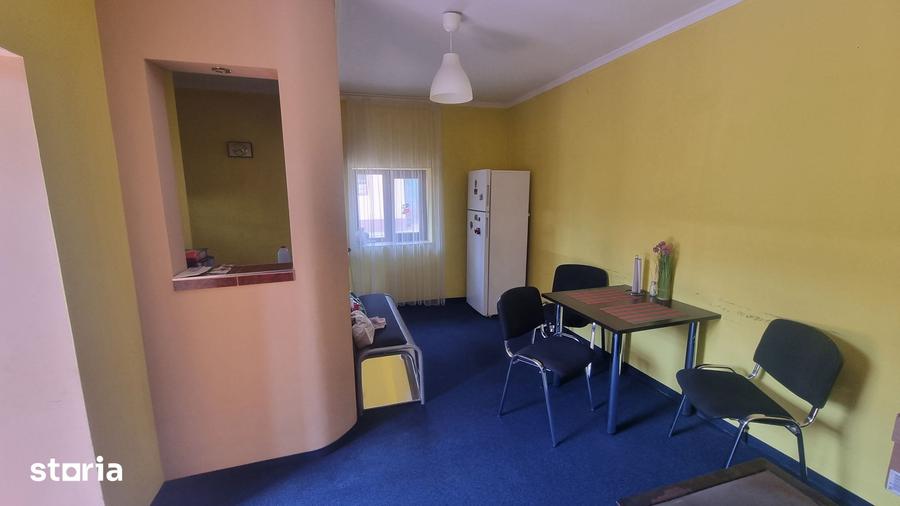 Casă cu 3 camere cu Teren 1439 Mp în Central